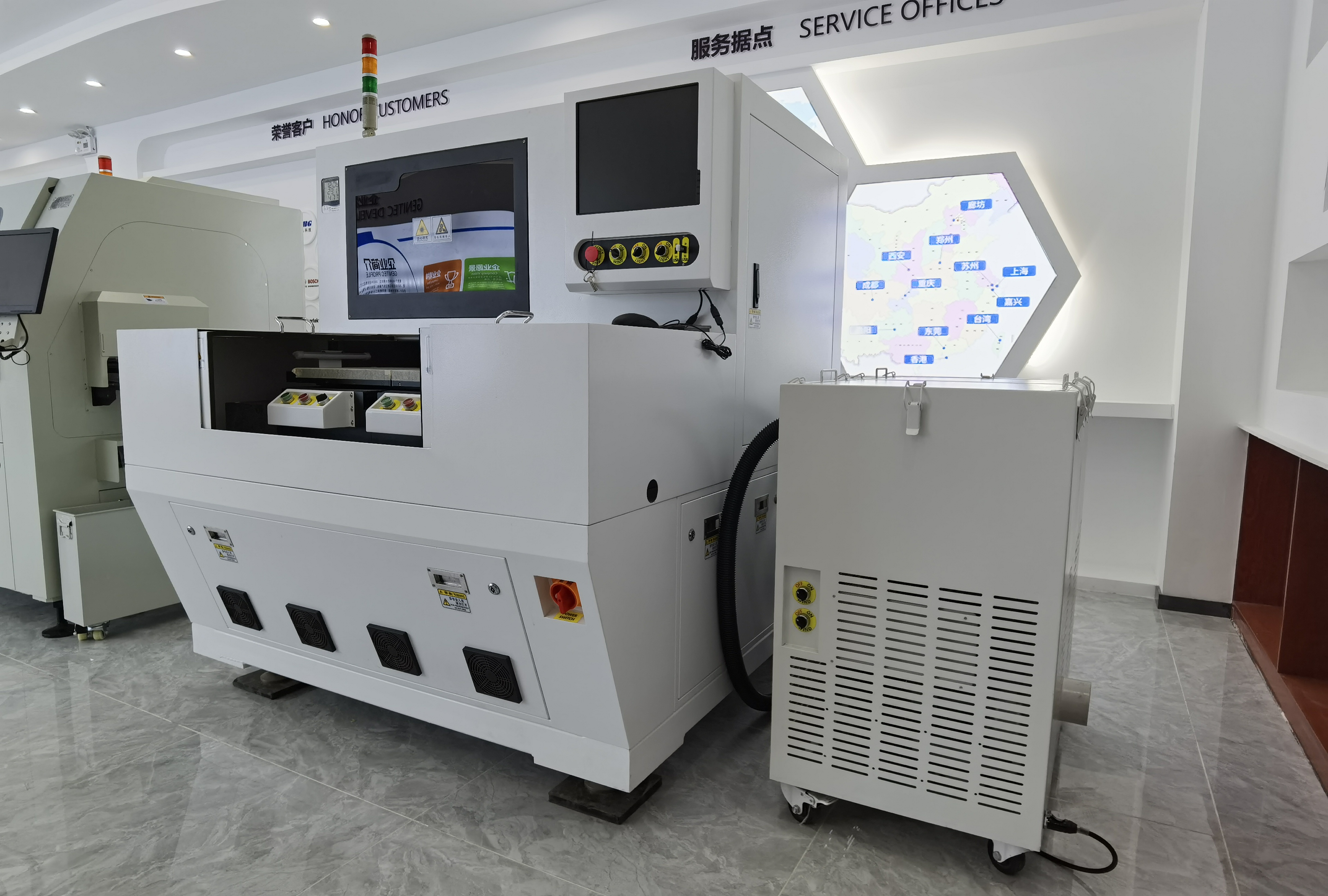 Резец лазера автомата для резки лазера PCB FPC 20μM полупроводниковый УЛЬТРАФИОЛЕТОВЫЙ