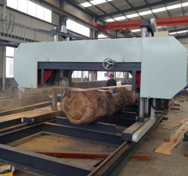 Fabricação de máquinas de corte de madeira