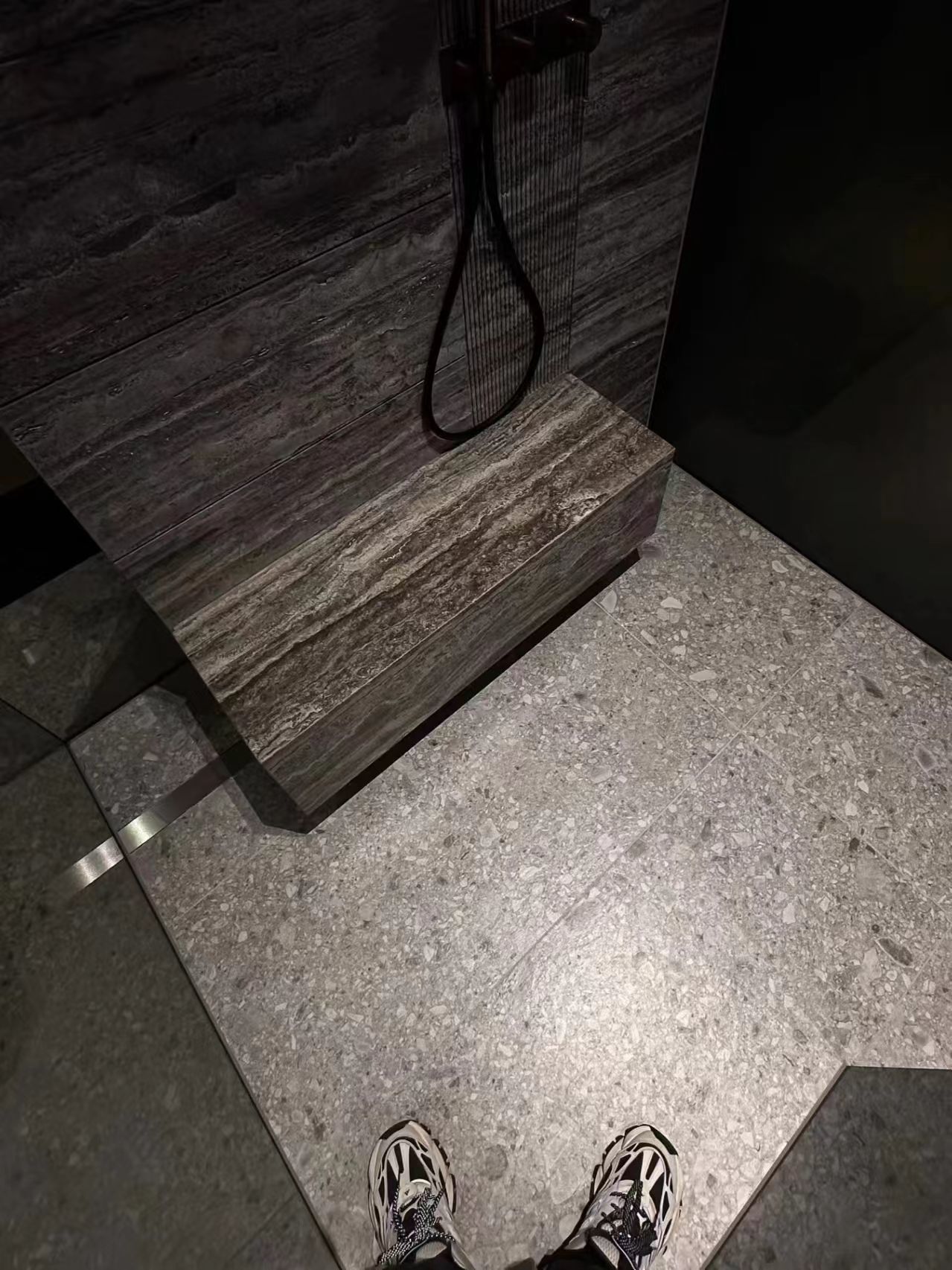 Tableau de salle de bain en argent travertino en marbre