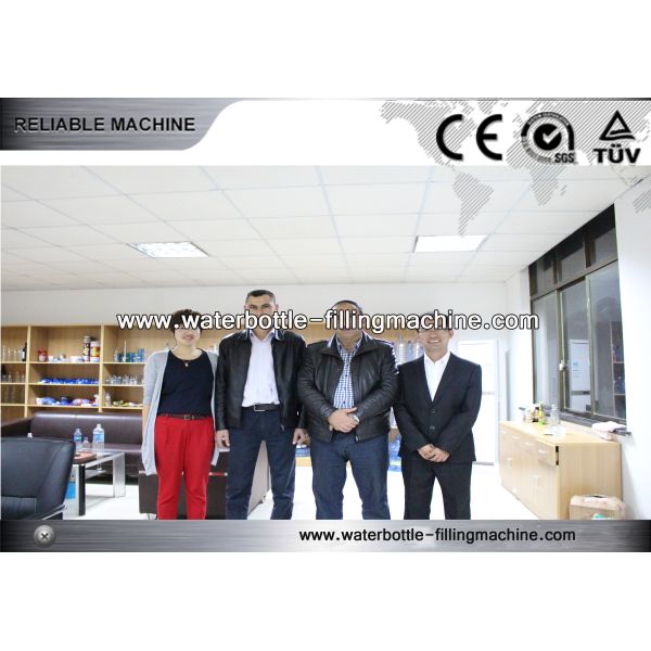 SS304 Volumetric Carbonated Beverage Filling Machine Equipment