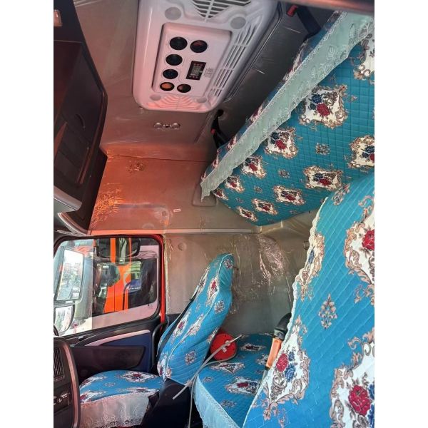 Sinotruk Howo 6x4 Tractor Truck T7H 540HP Howo 6x4 Tractor Head Truck