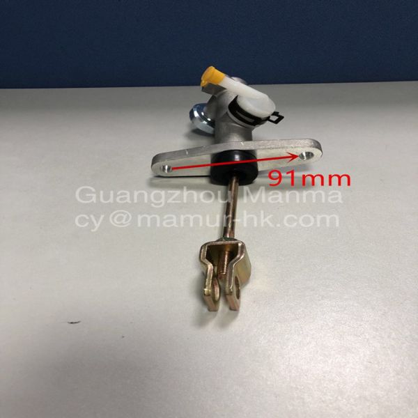ISUZU Clutch Master Cylinder For NKR JAC 1040 8-98117645-0