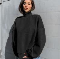 As mulheres gravadas de Crewneck anulam a luva completa das camisetas desproporcionados