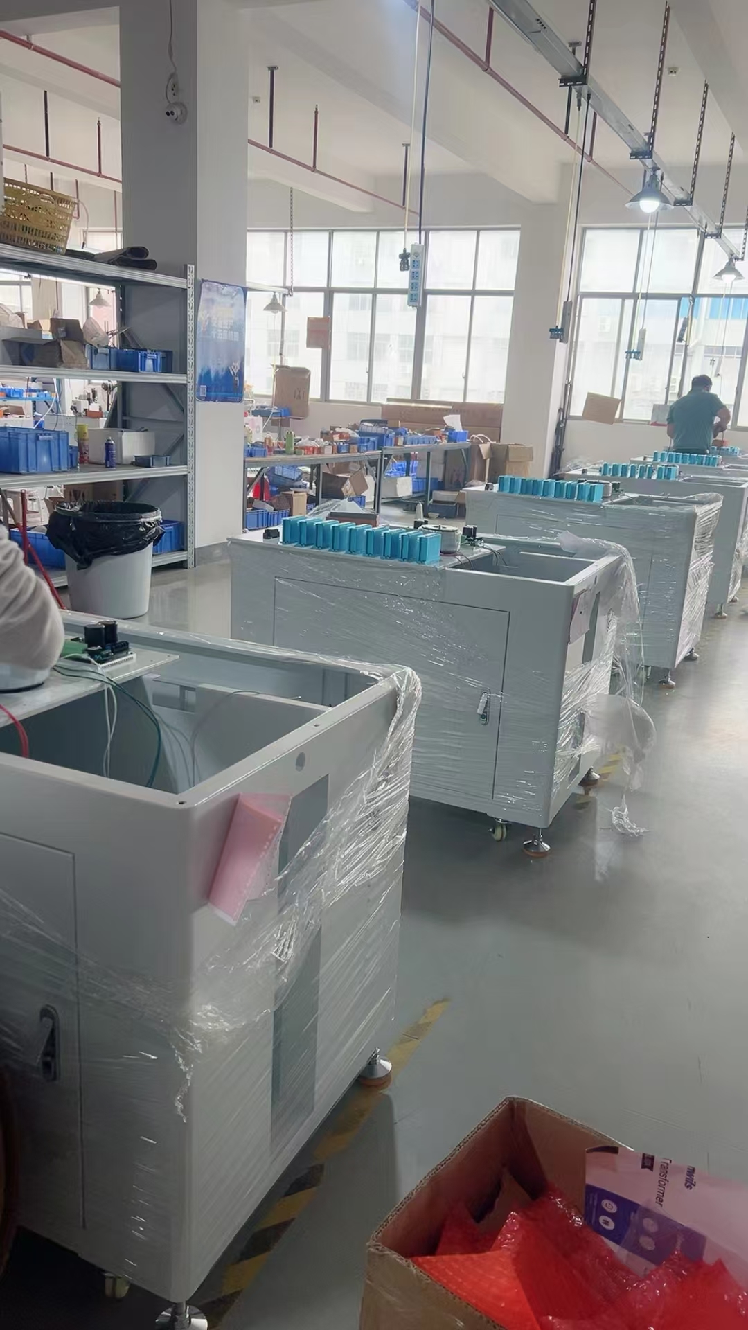 Manual Crimping Machine with 1.5-ton Crimp Pressure 3000-4000 Terminals/Hour and Compact Size 200x240x500mm
