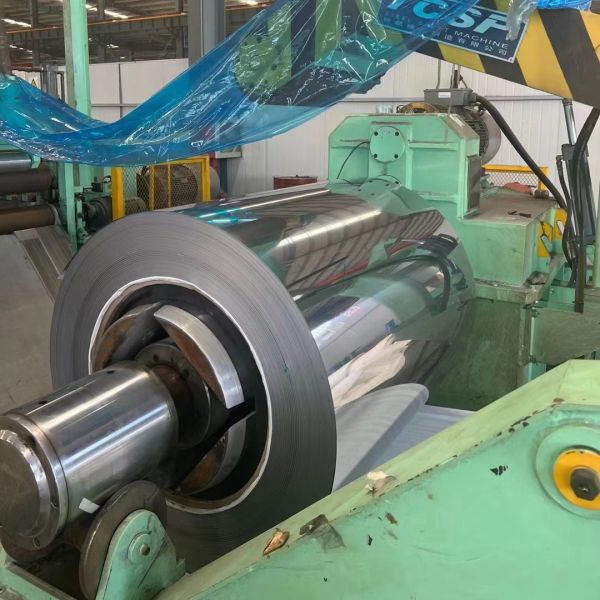 Прокладка катушки нержавеющей стали AISI 440C 15 x 0,61 Mm для ножевых клиньев плода