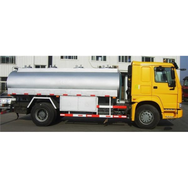 Heavy Duty Water Tanker Truck 10001 - 20000L Volume 6 × 2 4 × 4 Drive Wheel