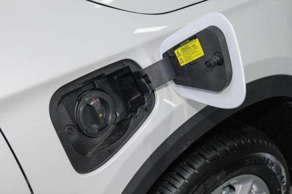 2024年 高速純電気4輪車 車輪ベース mm 2800 スカイワース EV6 4x2 2WD SUV 中国から輸入