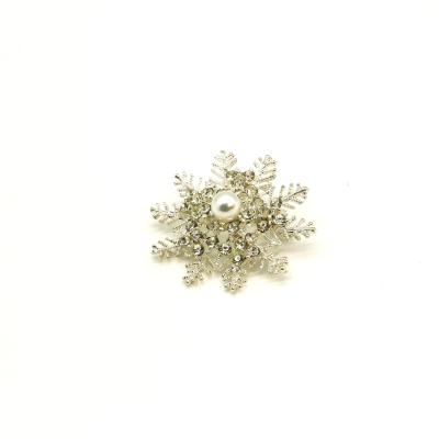 Silver Snowflake Fashion Brooch Pin Inlaid Pearl Crystal Diamond 4.5cm Size