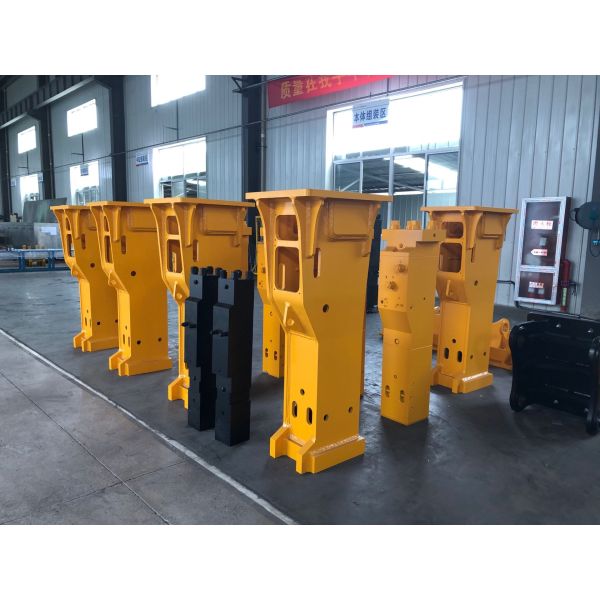 18-25 Ton Excavator NB1500 Box Silenced Type Hydraulic Breaker With 20CrMo Material European Technology And Performance