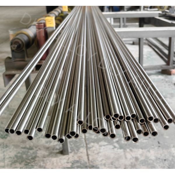 Купить горячая продажа Отличная коррозионная устойчивость Никелевая труба 99,9% чистота Бесшовная Чистая Никелевая труба Цена за кг