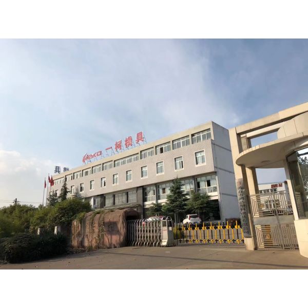 3CR17 Mould Material and Water Tank Calibration for Long-Lasting UPVC Door Frame