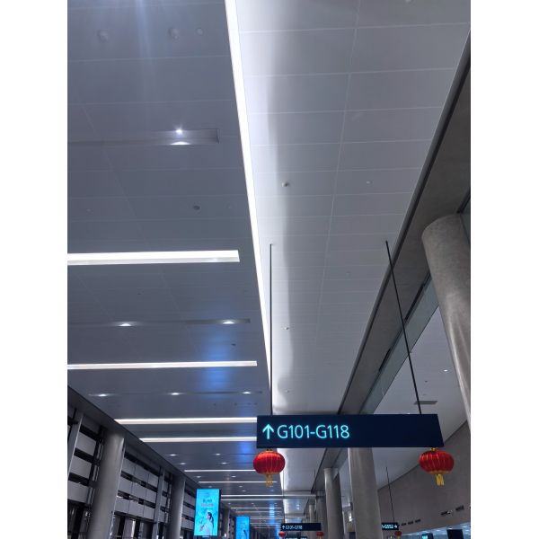 Panel de techo acústico de metal perforado de panal de aluminio de panal de miel