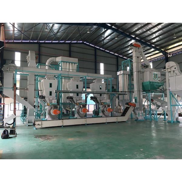 678mmの10t/H木製の餌の生産ライン3mmの商業木製の餌の製造所