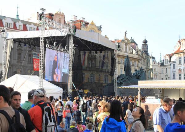 Rental Show Mobile Concert LED Screens Outdoor For Sports Halls Clubs Pubs