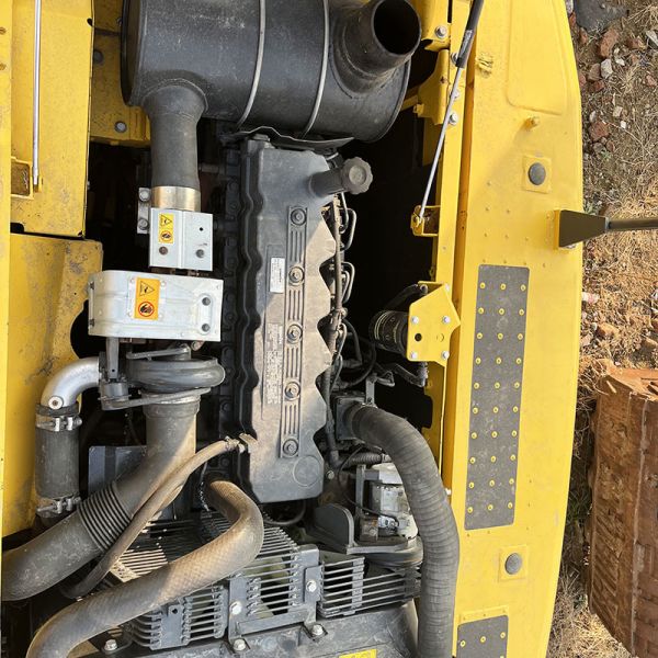 Middle Size Komatsu PC200-8MO Used Crawler Excavator 110kw Rated Power 20 Ton Weight