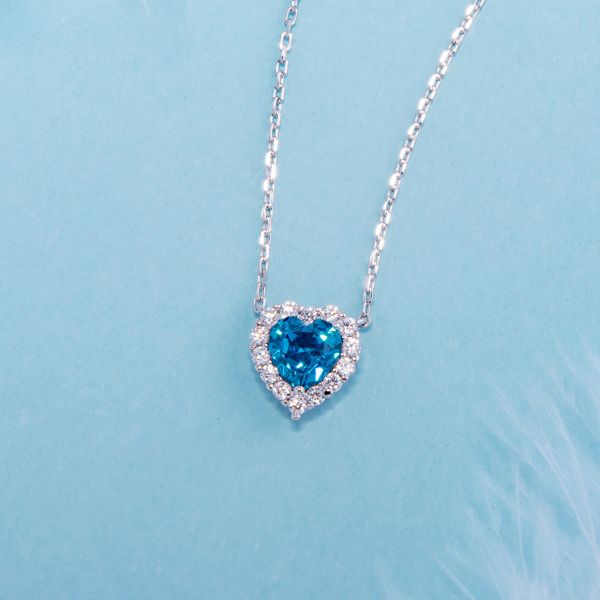 Heart Cut Synthetic Lab Created Diamond Necklace VS2-VVS1