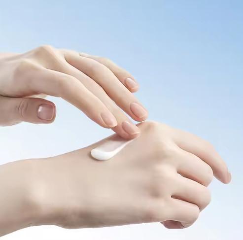 OEM / ODM en gros Produits cosmétiques de soins de la peau de marque privée Crème pour le visage Lotion organique Jour et nuit Beauté hydratante Crème pour le visage et le corps