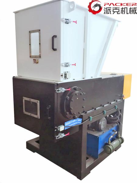 Single Industrial Plastic Shredder Low Noise High Performance Blades Hydraulic Feed