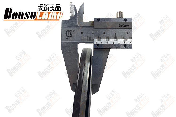 Rear Crankshaft Oil Seal ISUZU Truck Parts For NKR/4JB1 100p 600P 8-97071561-1   8970715611