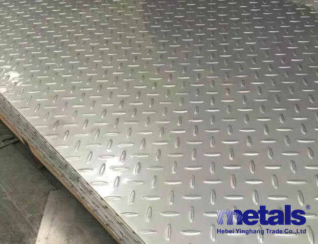 АСТМ A36 Черепичная стальная плитка Пластина углеродистая сталь для строительства и промышленности