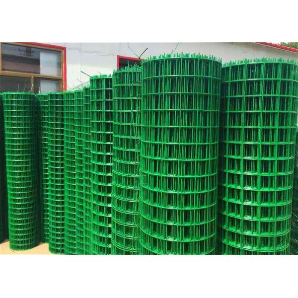 PVC покрыл сплетенную 50*50 загородку сада ячеистой сети