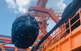 Pneumatic Marine Fender Materials Excellent Cushioning Performance For Ship Marine Structure Protection