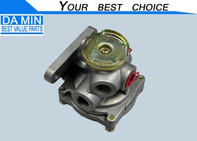 1482102780 ISUZU FVR Parts Brake Relay Valve Put In Cross Frame Member Link Four Connector