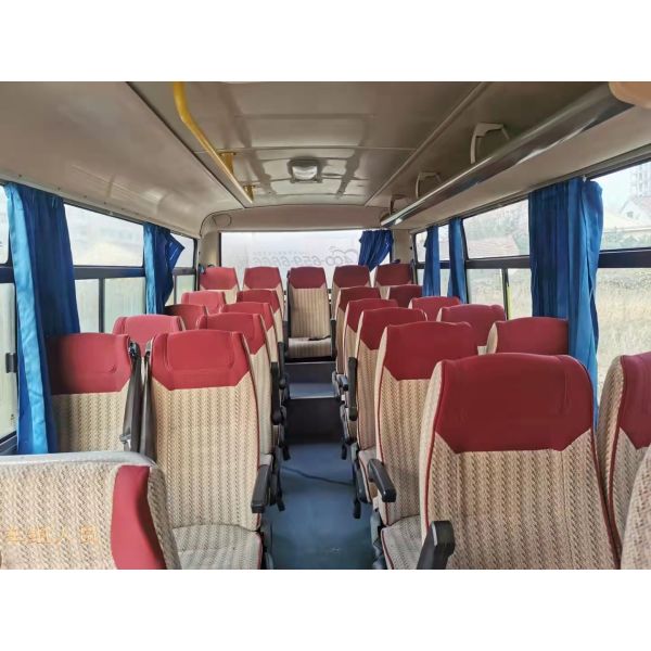 La commande de main gauche a utilisé les autobus de luxe de ville de Yutong alimentent les 30 sièges diesel Front Engine