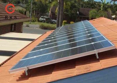Nível do MW na instalação à terra do sistema solar da grade com o painel solar policristalino