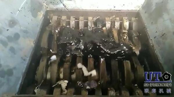 high capacity oil sludge bags crushing machine, oil sludge woven bags shredder, double shaft shredder, high efficiency,