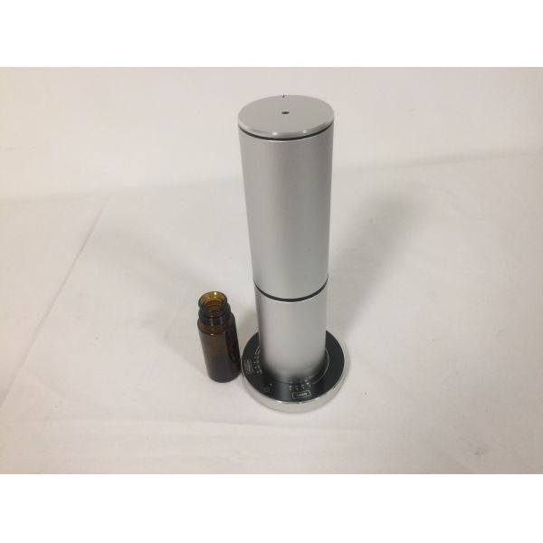 Mini White Metal Electric Room Fragrance Oil Dispenser For Office And Toilet