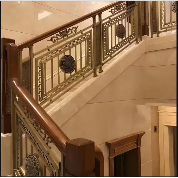 Aplicación de la barandilla de grano de madera de acero y zinc moderno