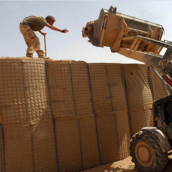 緑および土のHescoの要塞の壁の障壁はGabion箱を溶接した