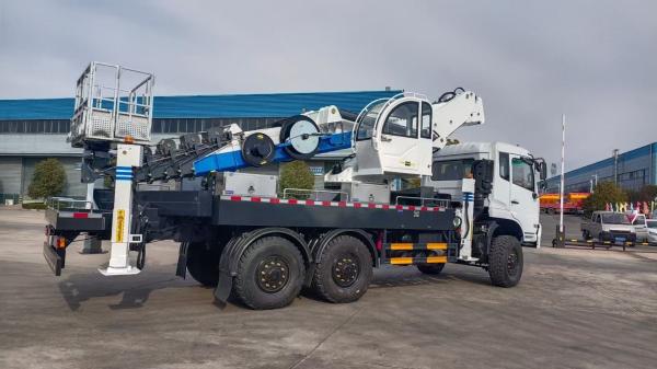 Off Road Telescopic Boom Lift Truck , Hydraulic High Altitude Vehicle Platform Truck