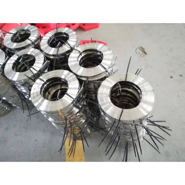 201 304 Cinturón de banda de acero inoxidable para poste de telecomunicaciones al aire libre 300M por rollo