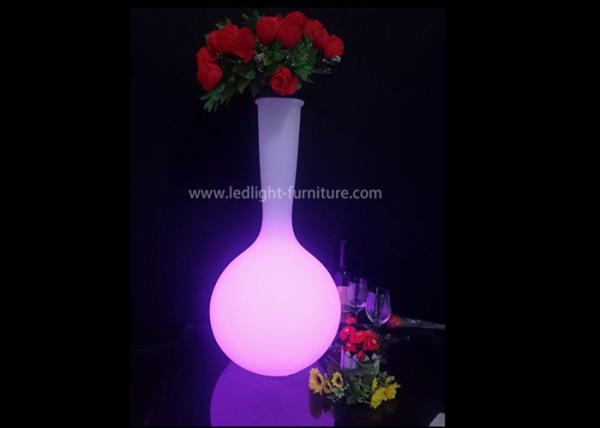 O diodo emissor de luz moderno do luxo ilumina acima a prova exterior do tempo dos plantadores para a decoração do assoalho