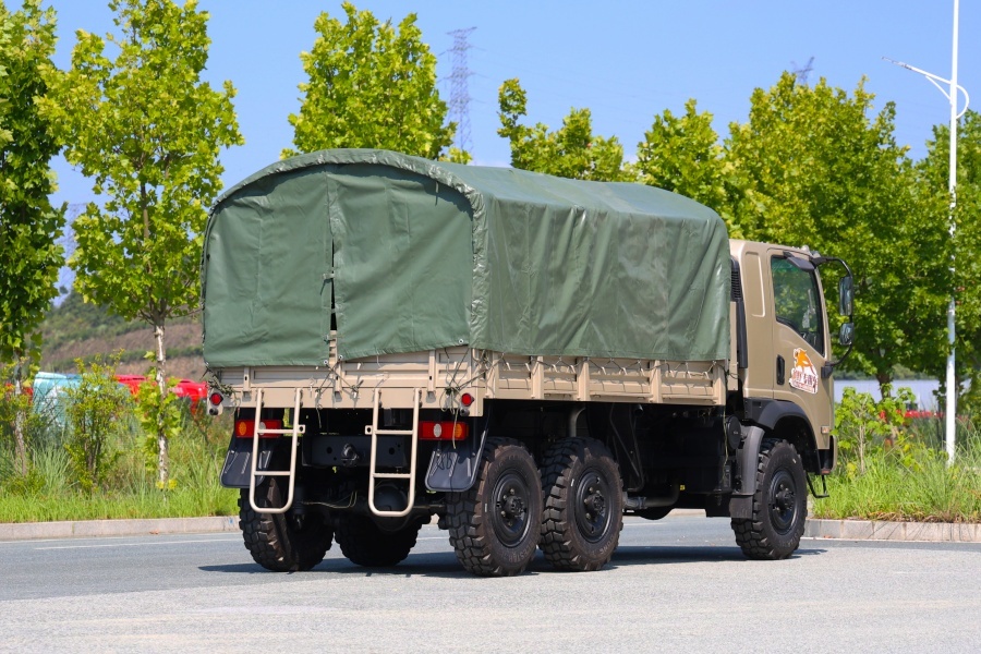 170‑HP Flat Cab 6x6 Off‑Road Cargo Truck With Tarpaulin Cover