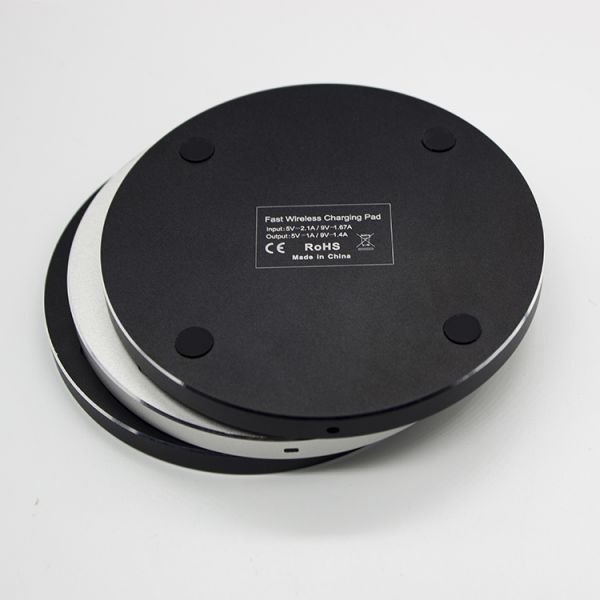 Qi Standard Wooden Wireless Charger , Solid Wood Surface Cordless Phone Chargers