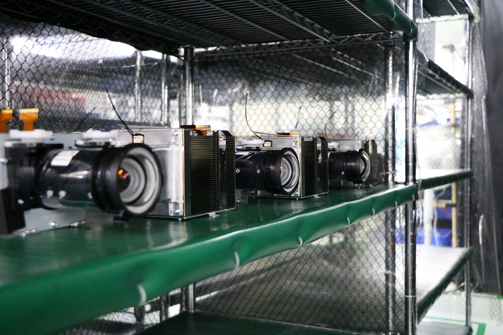 2024 Y3pro Ультра HD Проектор домашнего кинотеатра 800 ANSI Lumens Автофокусная светодиодная лампа 2 ГБ оперативной памяти и Android 9.0 S