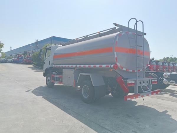 Manual Transmission New Condition Fuel Truck Dongfeng 4x2 10 Cubic Meter Fuel Truck Reliable Performance Diesel Tanker