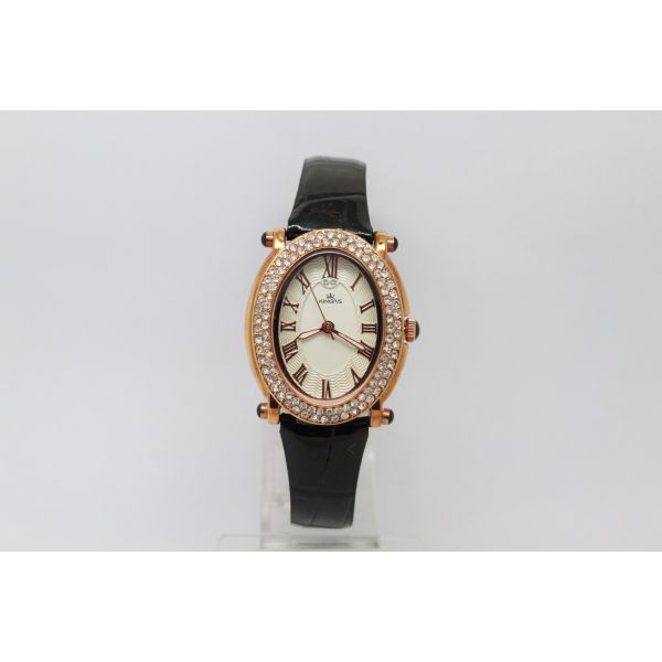 OEM Oval Alloy Case Diamond Quartz Watch White Leather Band Quartz Watch For Ladies