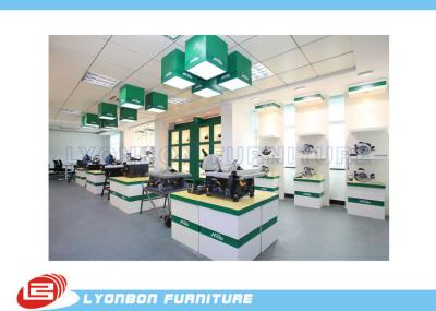 Forme os suportes de exposição de madeira verdes brancos para a ferramenta, dispositivos elétricos da loja do MDF