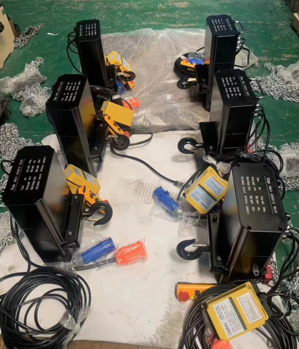 1 Ton 20m Stage Electric Hoist With Servo Drive Motor For Highly Precise Control