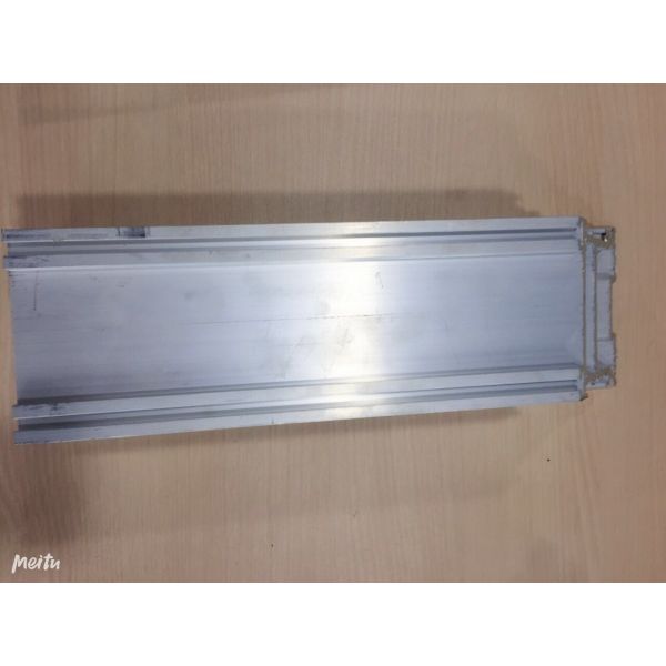 Подгонянный 6061/6063 смотреть алюминиевых профилей слота штранг-прессования т привлекательных