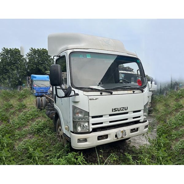 Camião usado Isuzu ELF 600p Camião de carga 4KH1 Motor diesel E carroceria branca