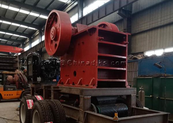 Triturador de maxila diesel de 100TPH 75HP com descarregamento do transporte de correia