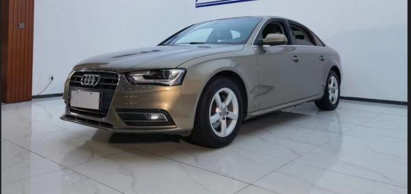 Do preto Midsize do carro da edição do conforto de Audi A4 2.0T assentos elétricos bilaterais interiores