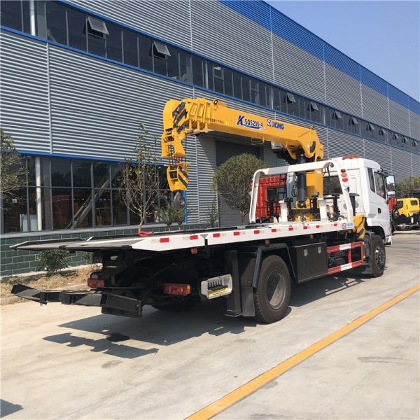 4x2 Euro 3 Dongfeng 8000 кг самонагружающийся буксир с 5-тонным телескопическим краном