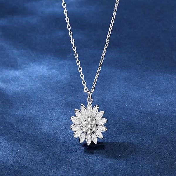 925 Стерлинговые женские ожерелья Серебряный ожерелье Дэйзи Кубический цирконный крест