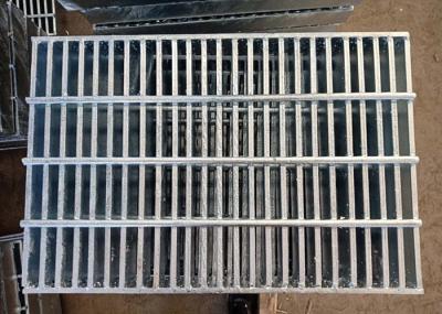 Grating de aço resistente galvanizado do mergulho quente serrilhado vida ativa longa da barra